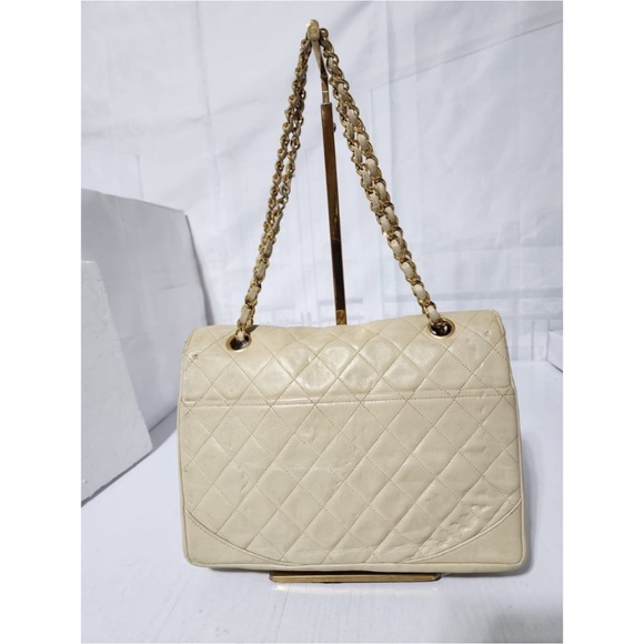 Authentic Chanel Classica Timeless Matelassè Flap Shoulder Bag Cream - Picture 4 of 16